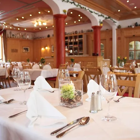 فندق سور بوست