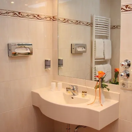 فندق سور بوست إيسمانينغ