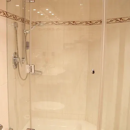 سور بوست فندق إيسمانينغ