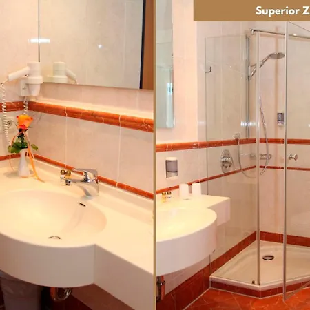 سور بوست فندق 3*