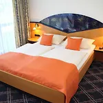 Zur Post Hotel 3*